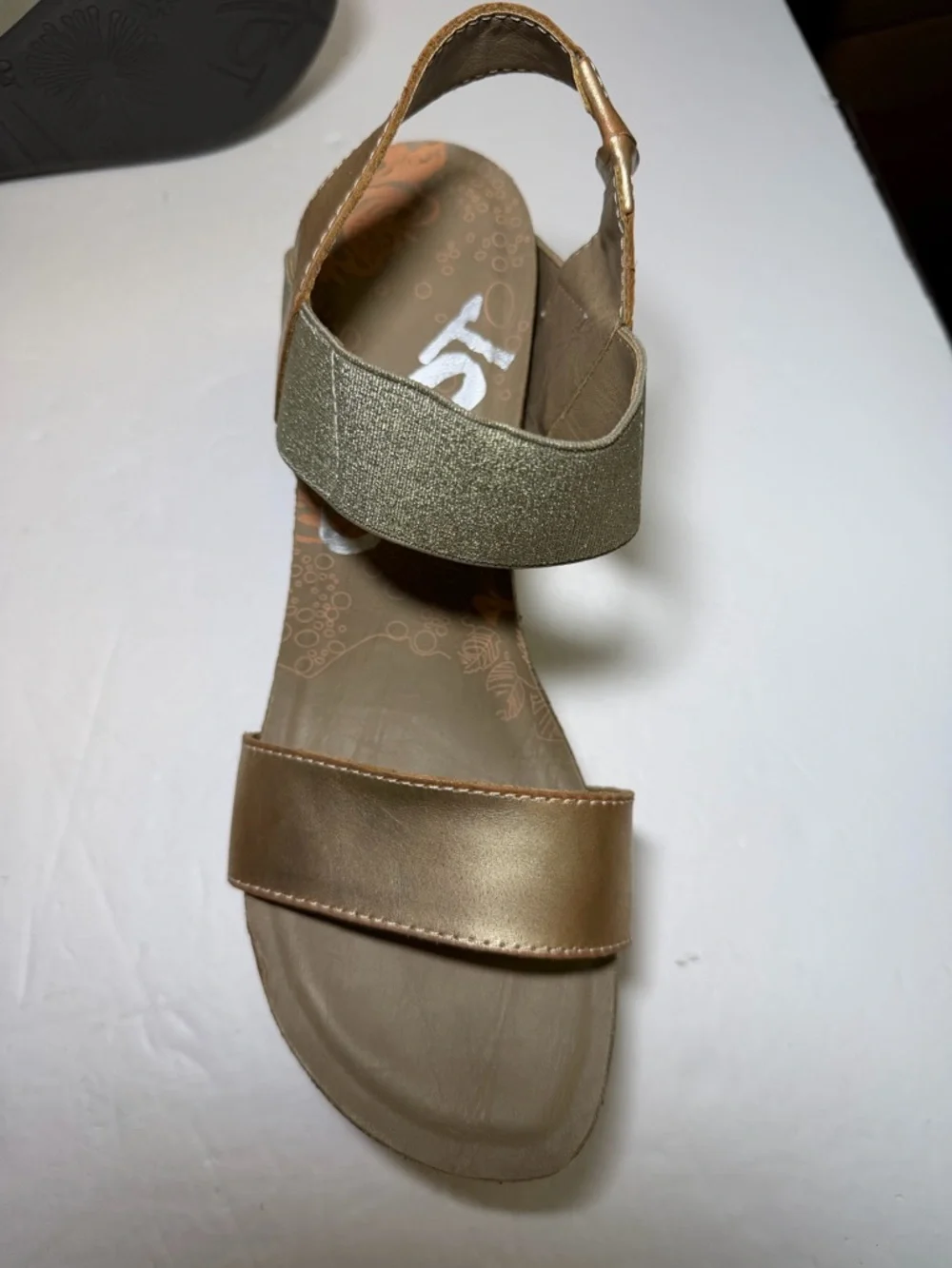 OTBT Bushnell Wedge sandal in a gold colorway Size‎ 9.5M